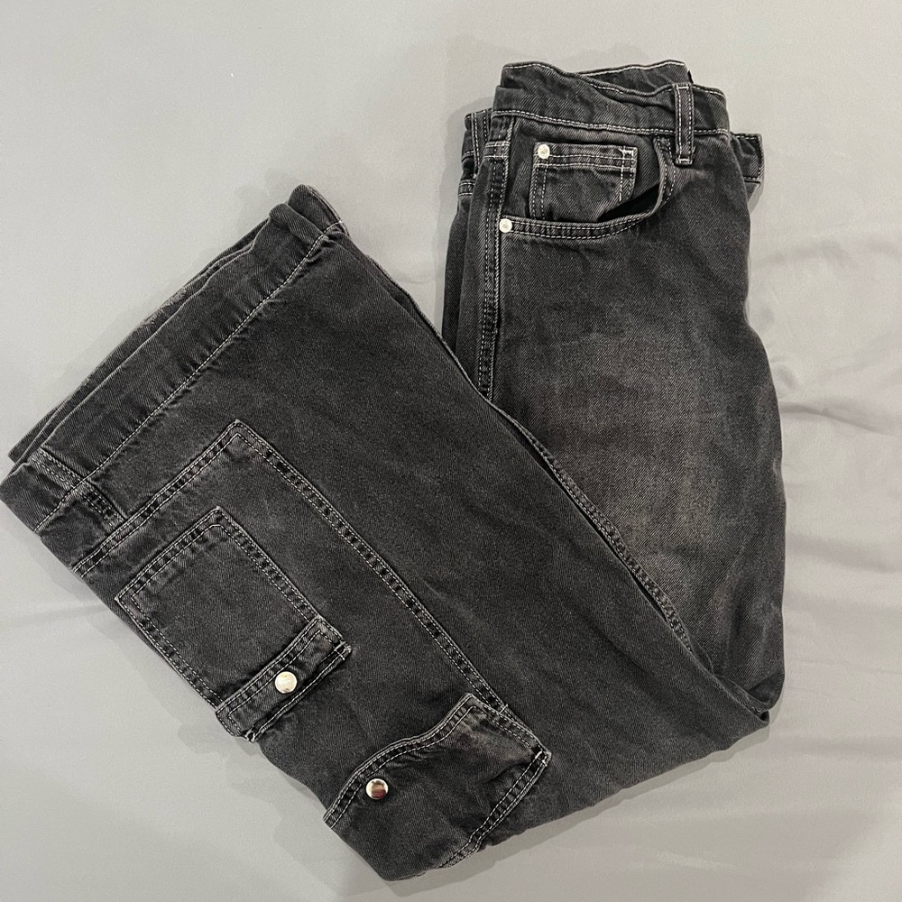 Urban Outfitters BDG Y2K Low Waisted Wide Leg Cargo Jeans